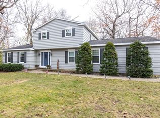 2463 Burnwood Dr, Oshkosh, WI 54902