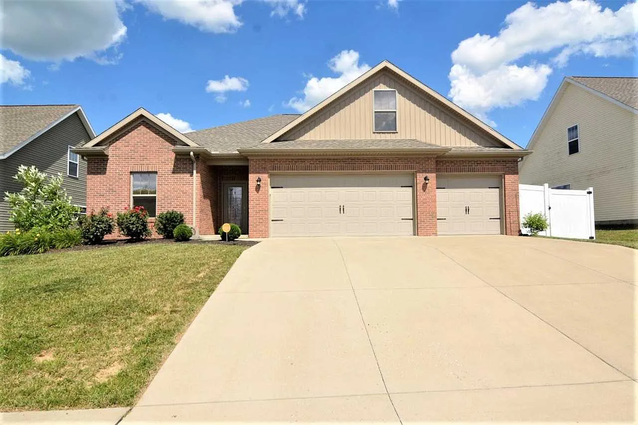 15321 Shakespeare Dr photo 1
