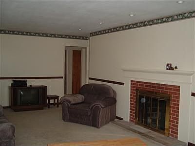 4th image of 1117 Hollendale Dr