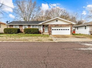 551 S Forest Ct, Springfield, MO 65806