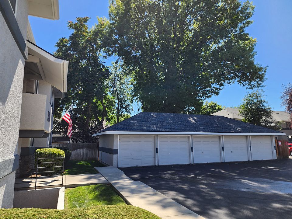 1st image of 223 S Phillippi St #102