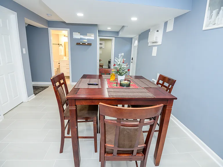 8007 Prince Georges Dr — Photo 9