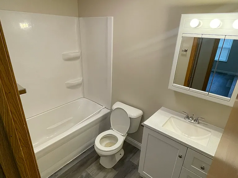 2100 Banstead Ct — Photo 8