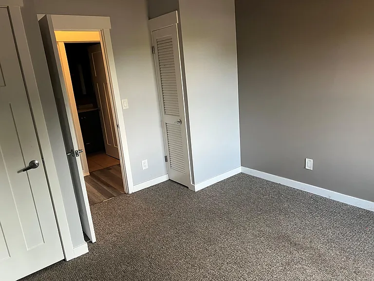 704 Halstead Ave — Photo 10