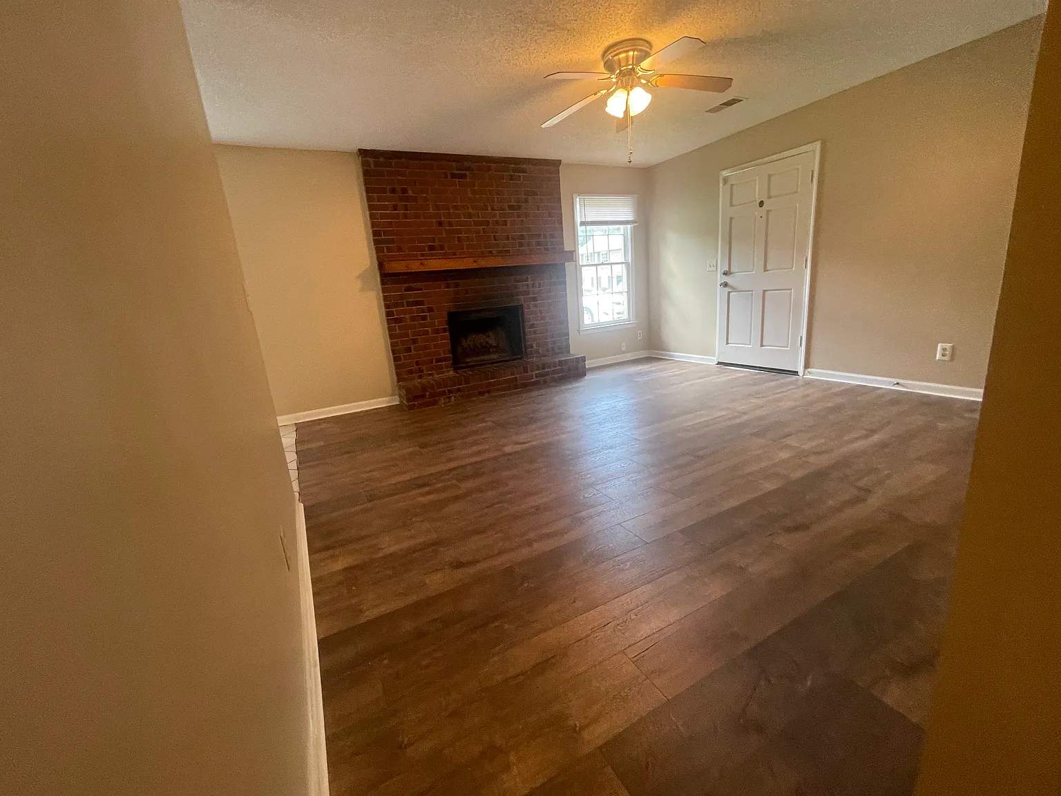 2 bed, 1150 sqft, $1,600 — Photo 3