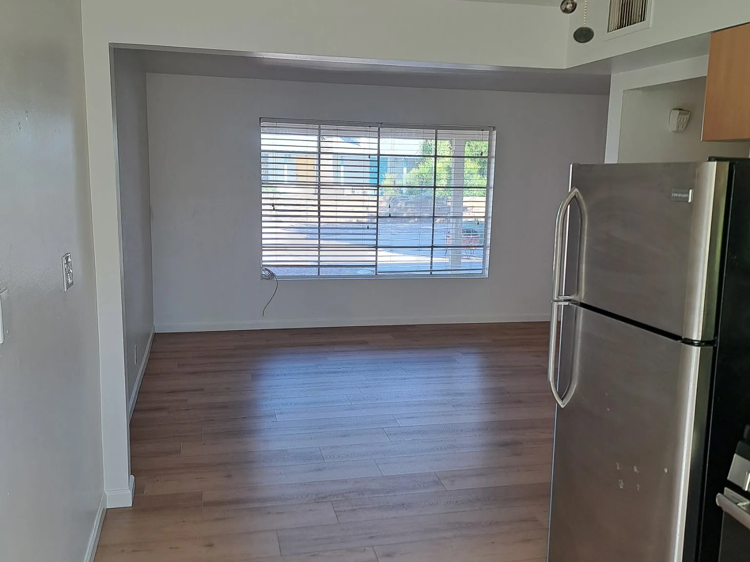 1 bed, 800 sqft, $1,200 — Photo 3