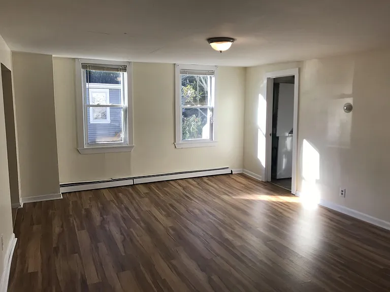 3 Academy St #B — Photo 8