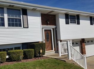 342 Hilltop Ln, Washington, PA 15301