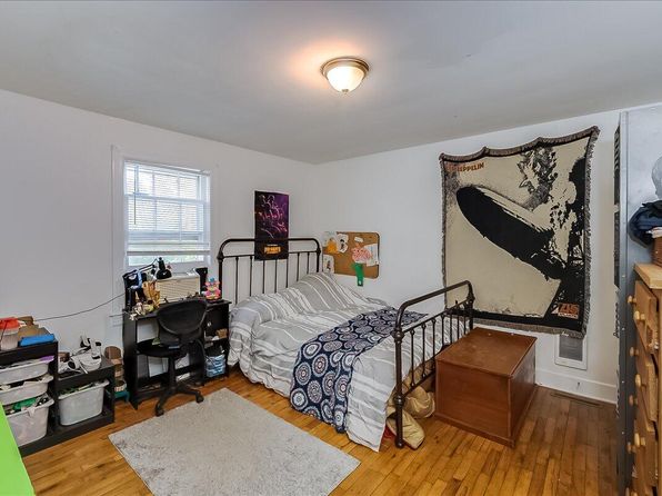 lexington-kentucky-2093667214 picture