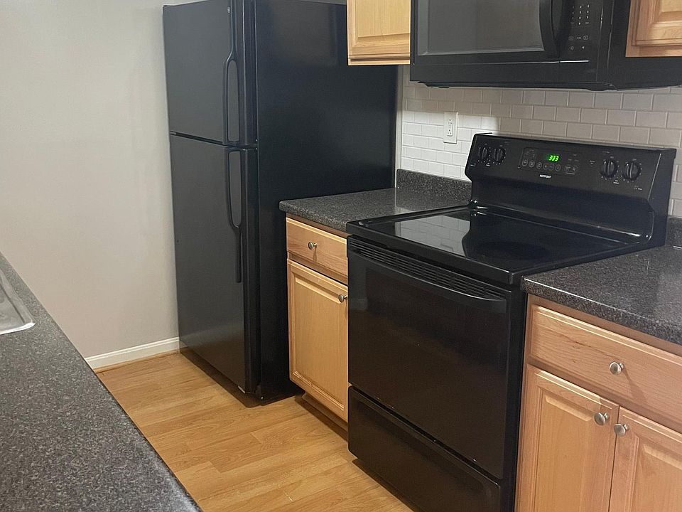 1st image of 17 Blackstone Dr APT 1726