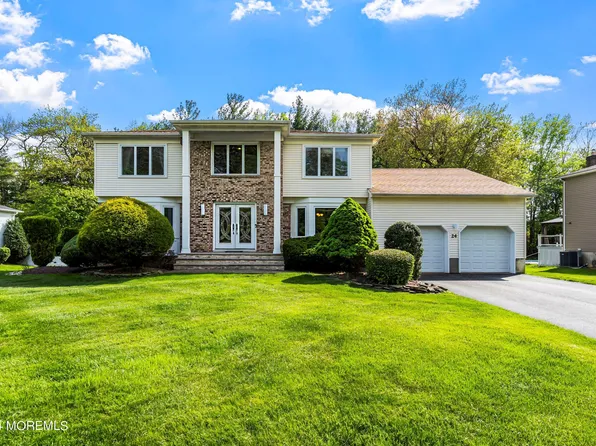 24 Eastwood Boulevard, Manalapan, NJ 07726
