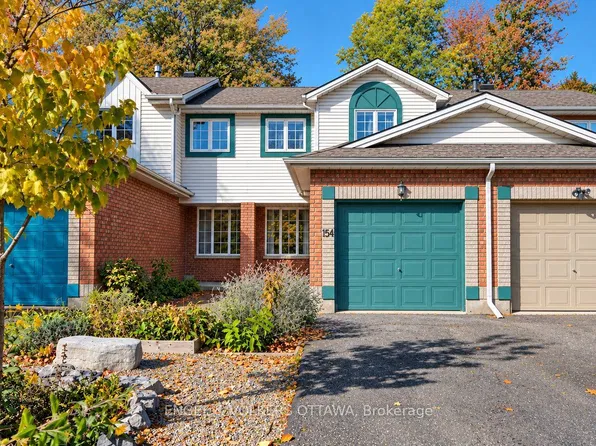 154 College Cir, Ottawa, ON K1K 4S1