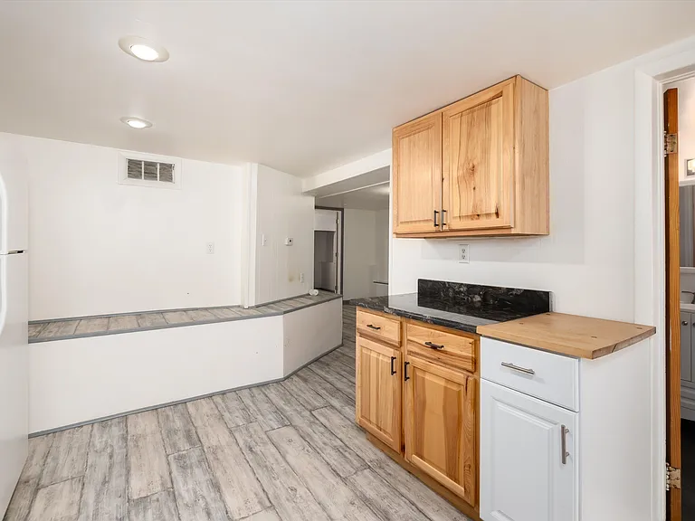 735 Colorado Blvd — Photo 11