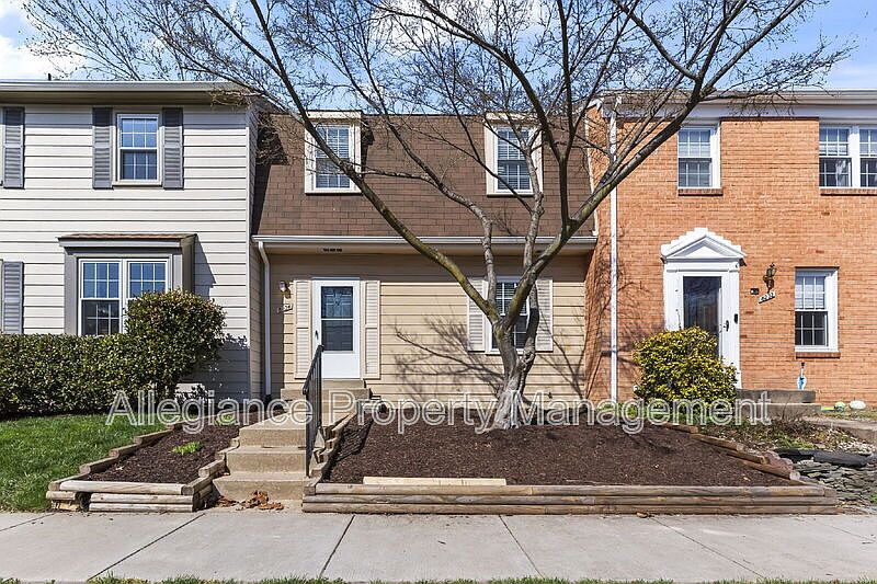 1st image of 8234 Stationhouse Ct