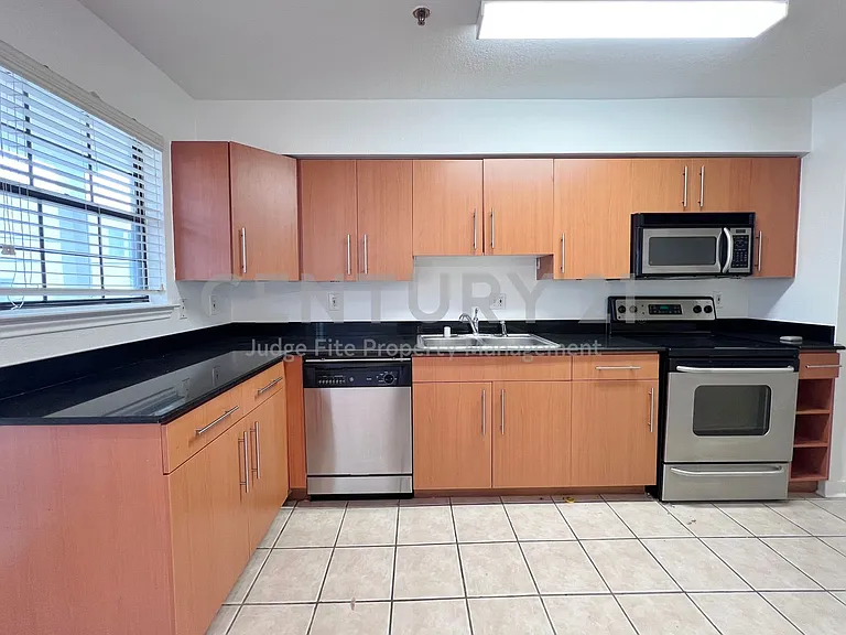 3901 Travis St #217 — Photo 4