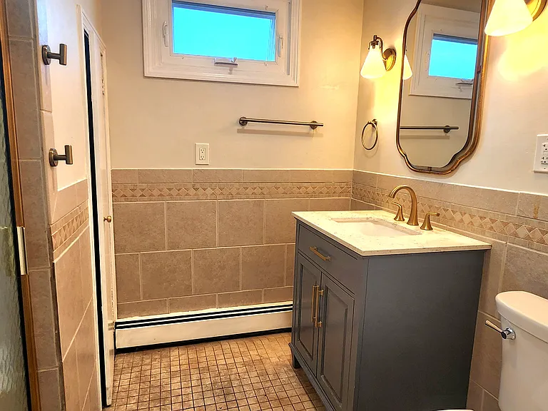 248 Pearl St #1 — Photo 10