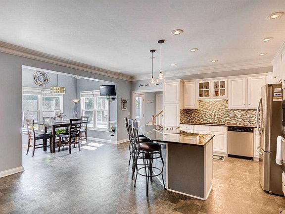 2nd image of 8055 Clearview Dr