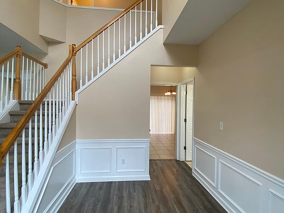 5th image of 3525 Chastain Glen Ln NE