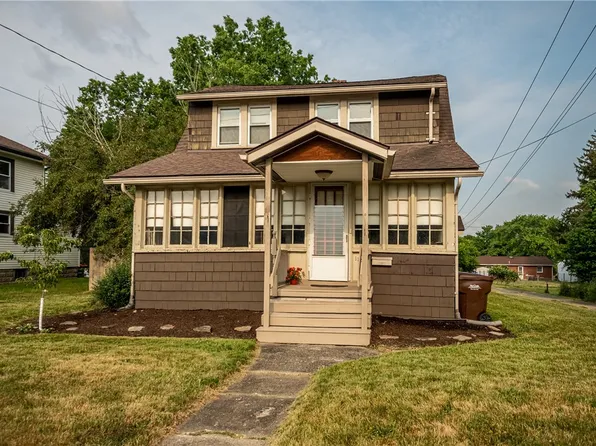 1129 Hall Ave, Sharon, PA 16146