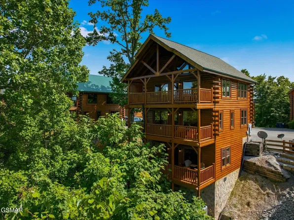 2809 White Oak Ridge Ln, Sevierville, TN 37862