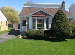 8323 N Waukegan Rd, Niles, IL 60714