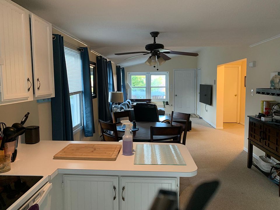 1st image of 160 Highland Dr