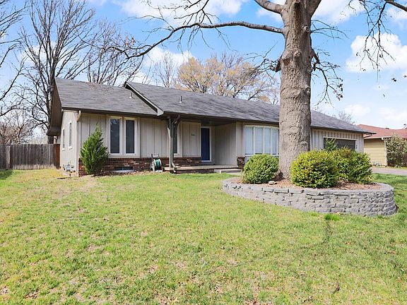 2nd image of 2441 N Winstead Cir