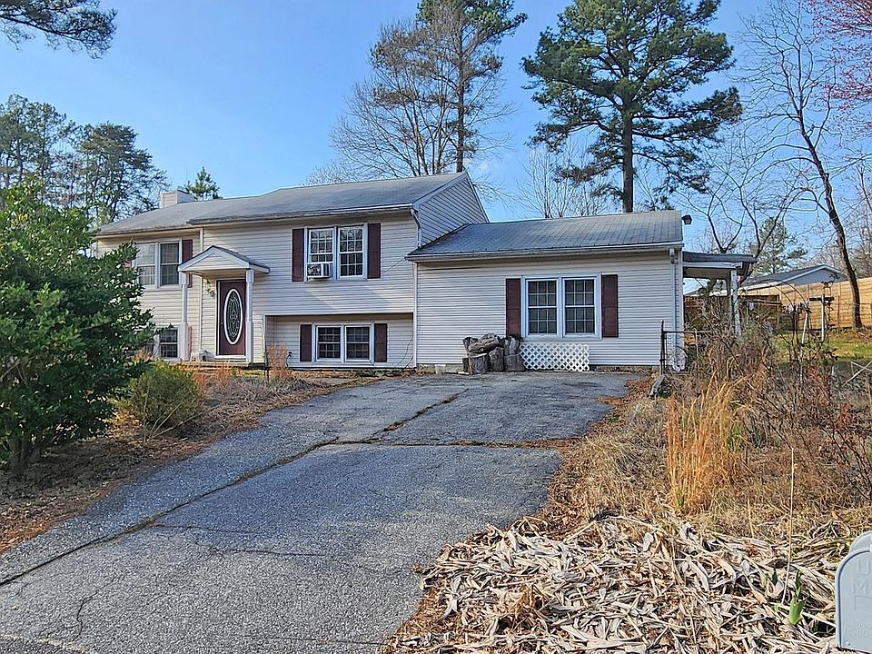 2nd image of 46520 Rosewood Dr