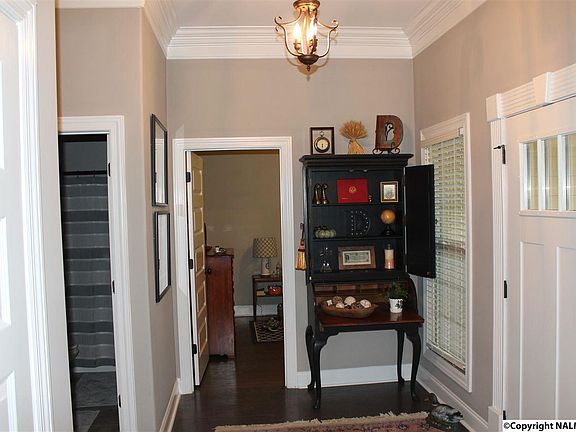 5th image of 6435 Midtowne Ln NW