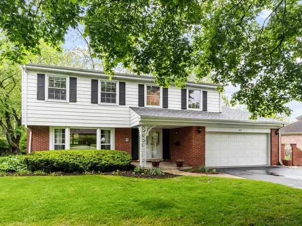 1025 Oxford Rd, Deerfield, IL 60015