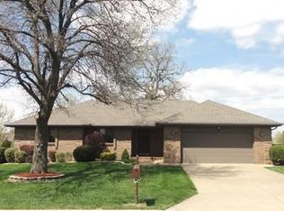 905 Blueberry Ct, Nixa, MO 65714