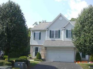 48 Cobblestone Ct, Newington, CT 06111
