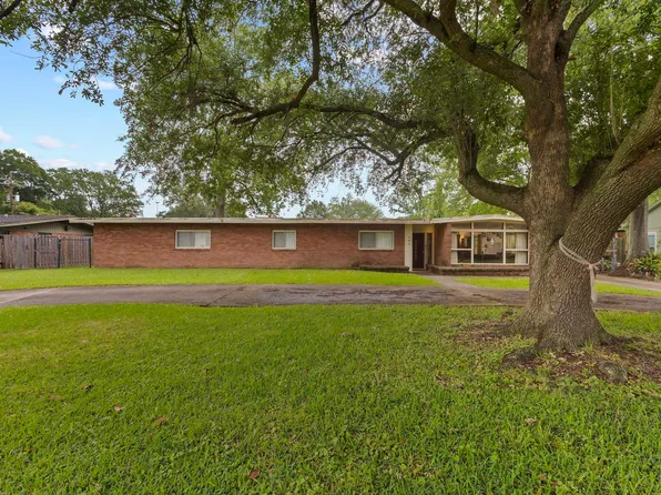 980 20th St, Beaumont, TX 77706