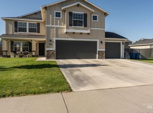 705 SW Portal St, Mountain Home, ID 83647