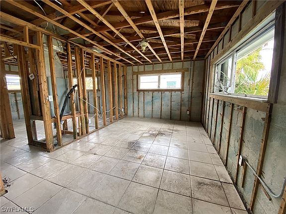 5th image of 131 Mid Island Dr