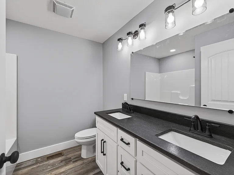 10299 Smiths Grove Scottsville Rd — Photo 14