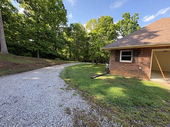 5th image of 2737 Hickory Ridge Rd