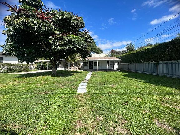 4th image of 421 NW 50th St