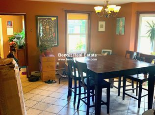 13 Howe St #1H, Somerville, MA 02145