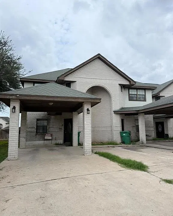 2709 Charleston Ln