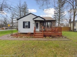 2237 Howe Rd, Burton, MI 48519