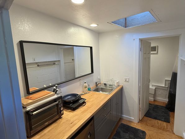 2 Scott St #B