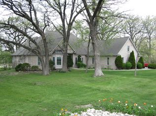 12N882 Engel Rd, Sycamore, IL 60178