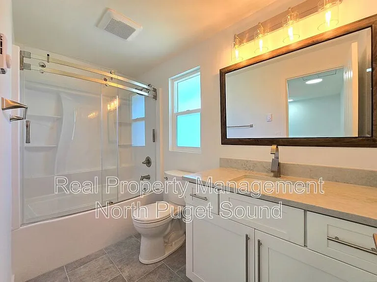 1421 Pine St #B — Photo 10