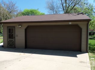 814 Ash St, Waterloo, IA 50703