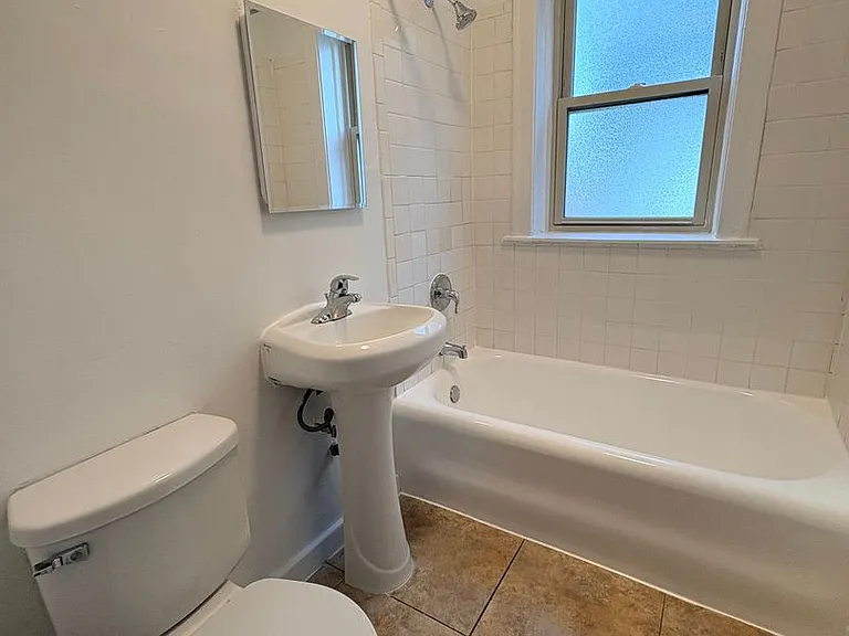 916 N Menard Ave — Photo 8
