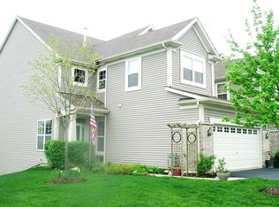 369 Hickory Ln, South Elgin, IL 60177