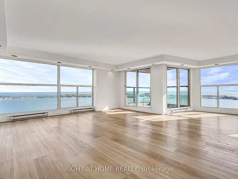 99 Harbour Sq #3008 — Photo 15