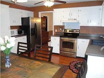 5th image of 9412 Berkshire Cir