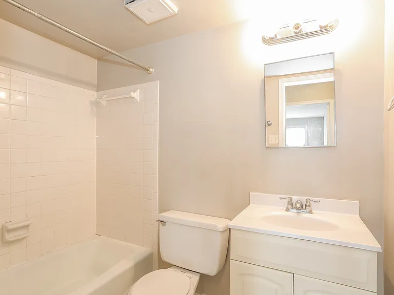 1910 T St NW #24 — Photo 13